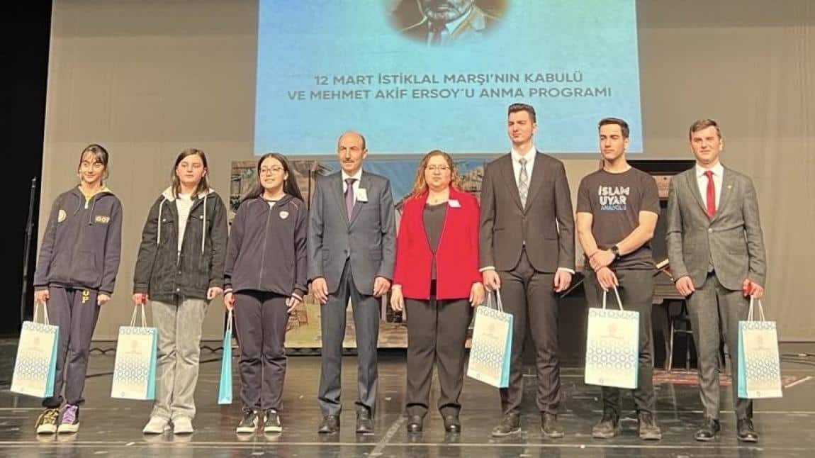 Öğrencimiz Türker Mustafa Köse İstiklâl Marşı'nı Güzel Okuma Yarışması'nda Bursa İl 1.si Oldu